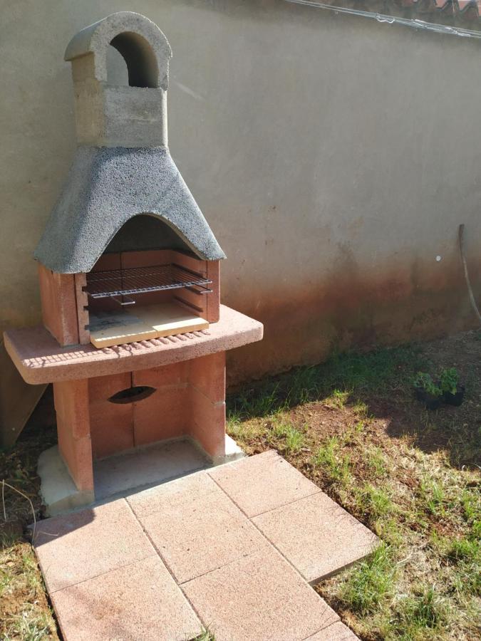 Apartmani Zlatko Pula Exterior foto