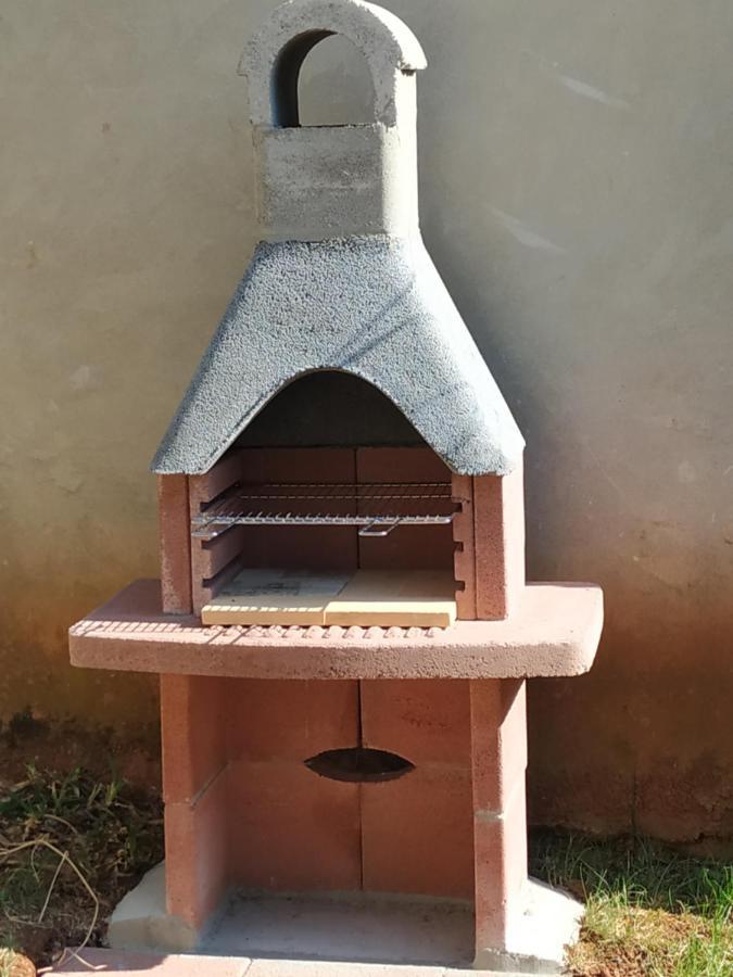 Apartmani Zlatko Pula Exterior foto