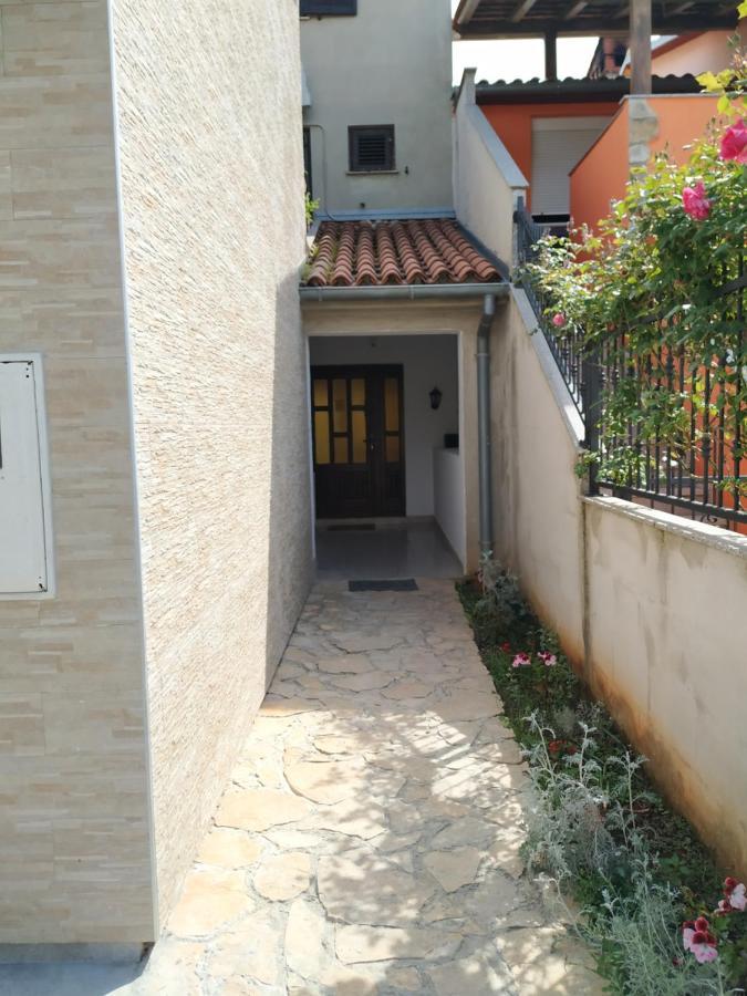 Apartmani Zlatko Pula Exterior foto