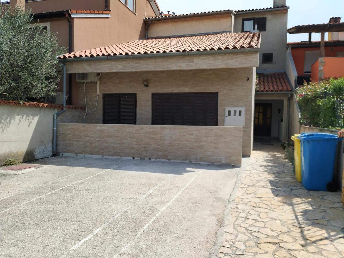 Apartmani Zlatko Pula Exterior foto