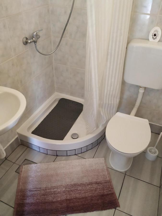 Apartmani Zlatko Pula Exterior foto