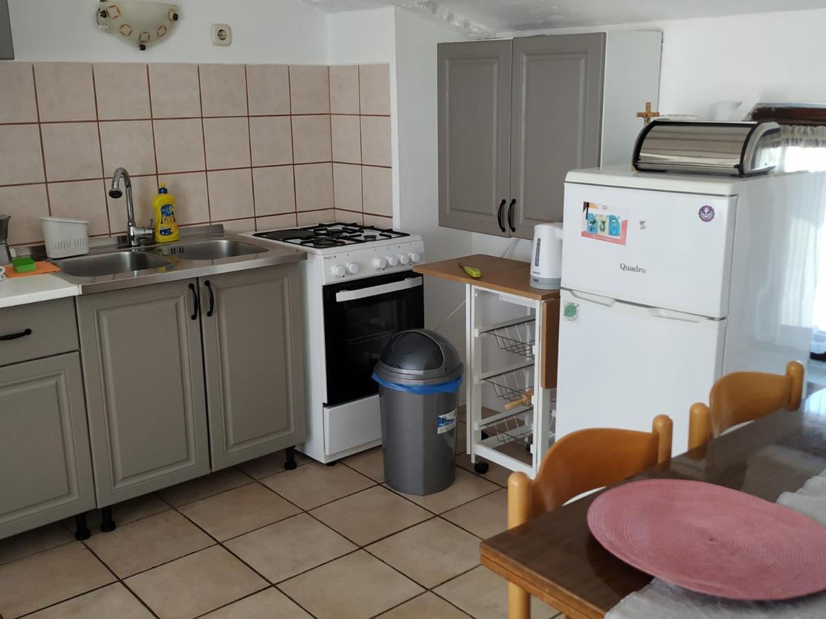 Apartmani Zlatko Pula Exterior foto