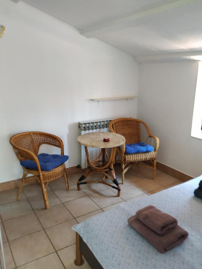 Apartmani Zlatko Pula Exterior foto