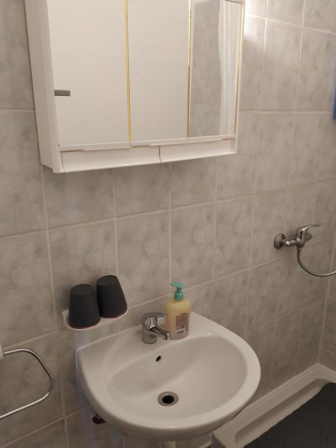 Apartmani Zlatko Pula Exterior foto