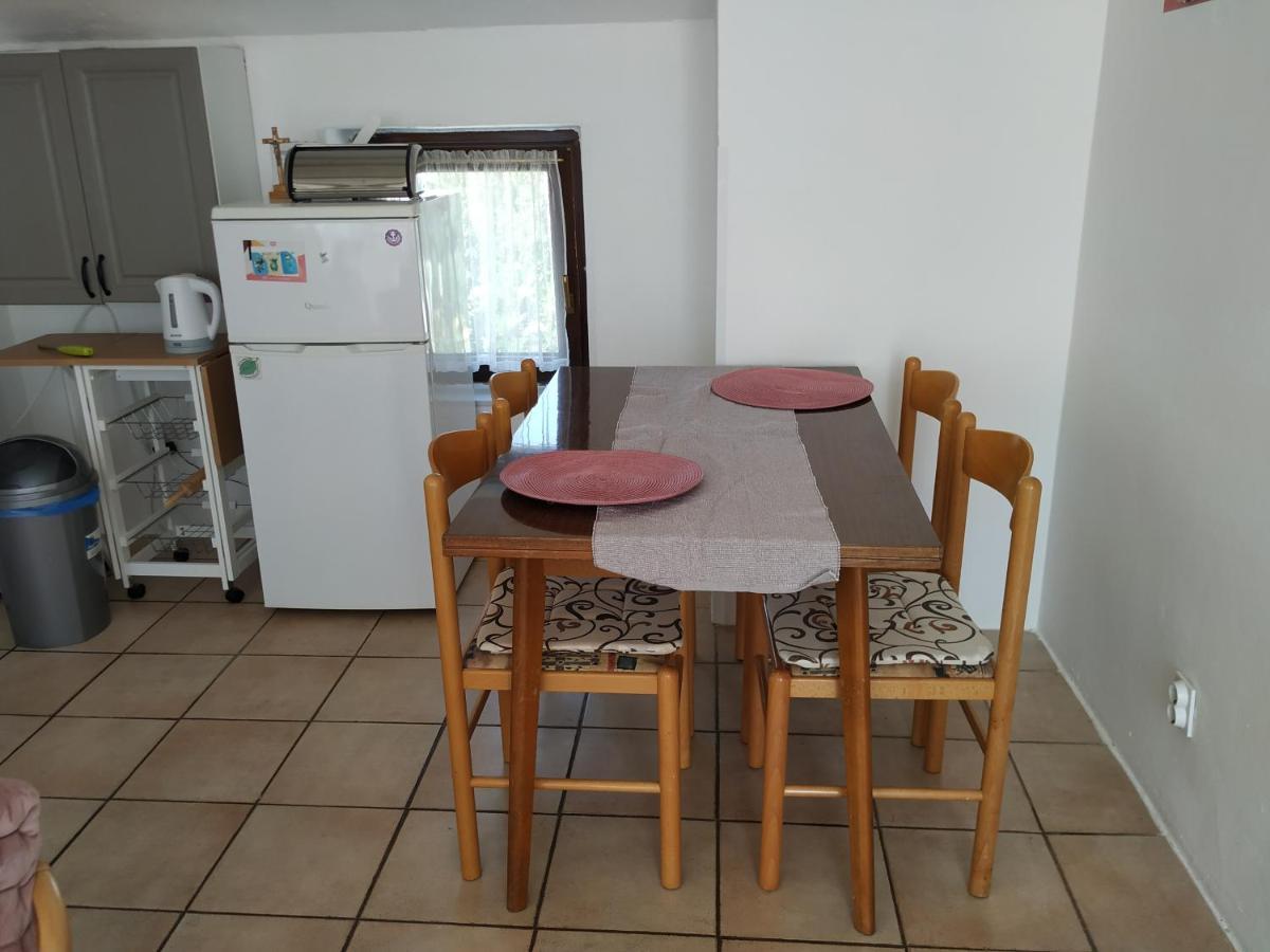 Apartmani Zlatko Pula Exterior foto